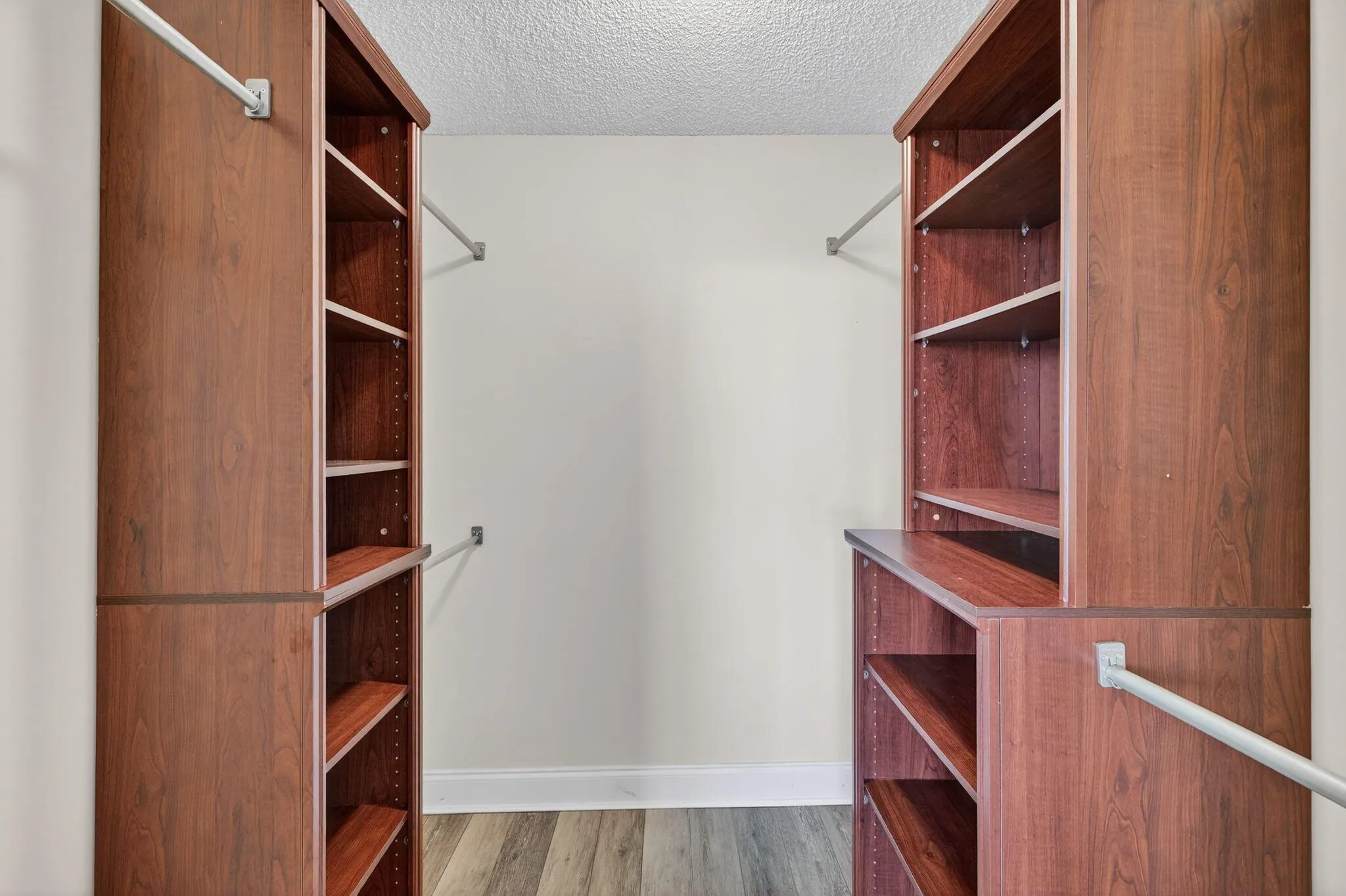 117 Lake Emerald Drive, #208
