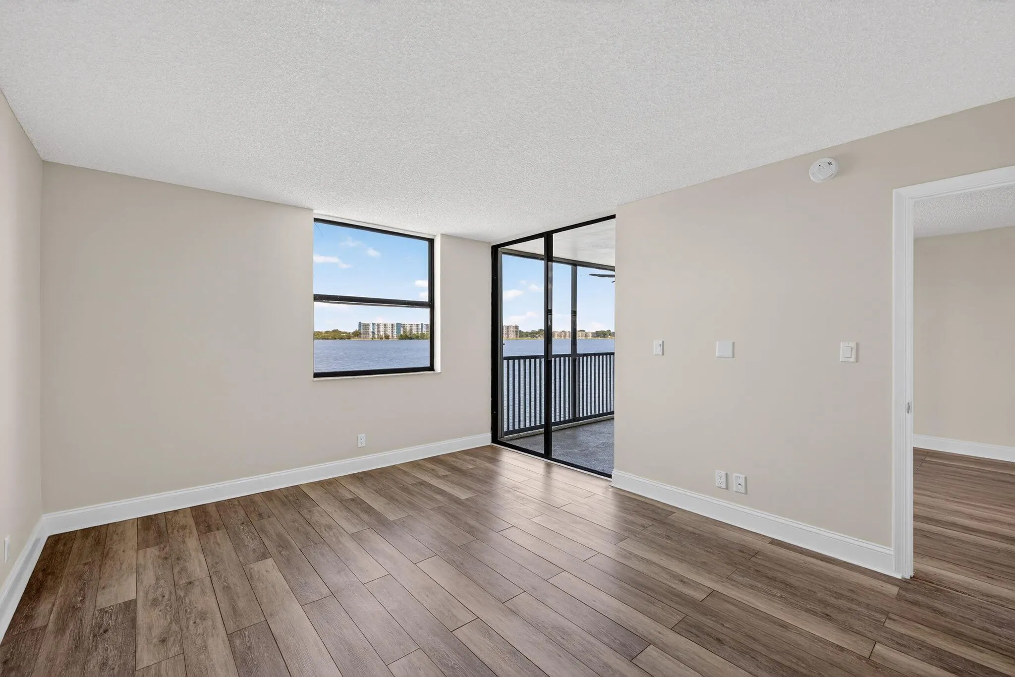 117 Lake Emerald Drive, #208