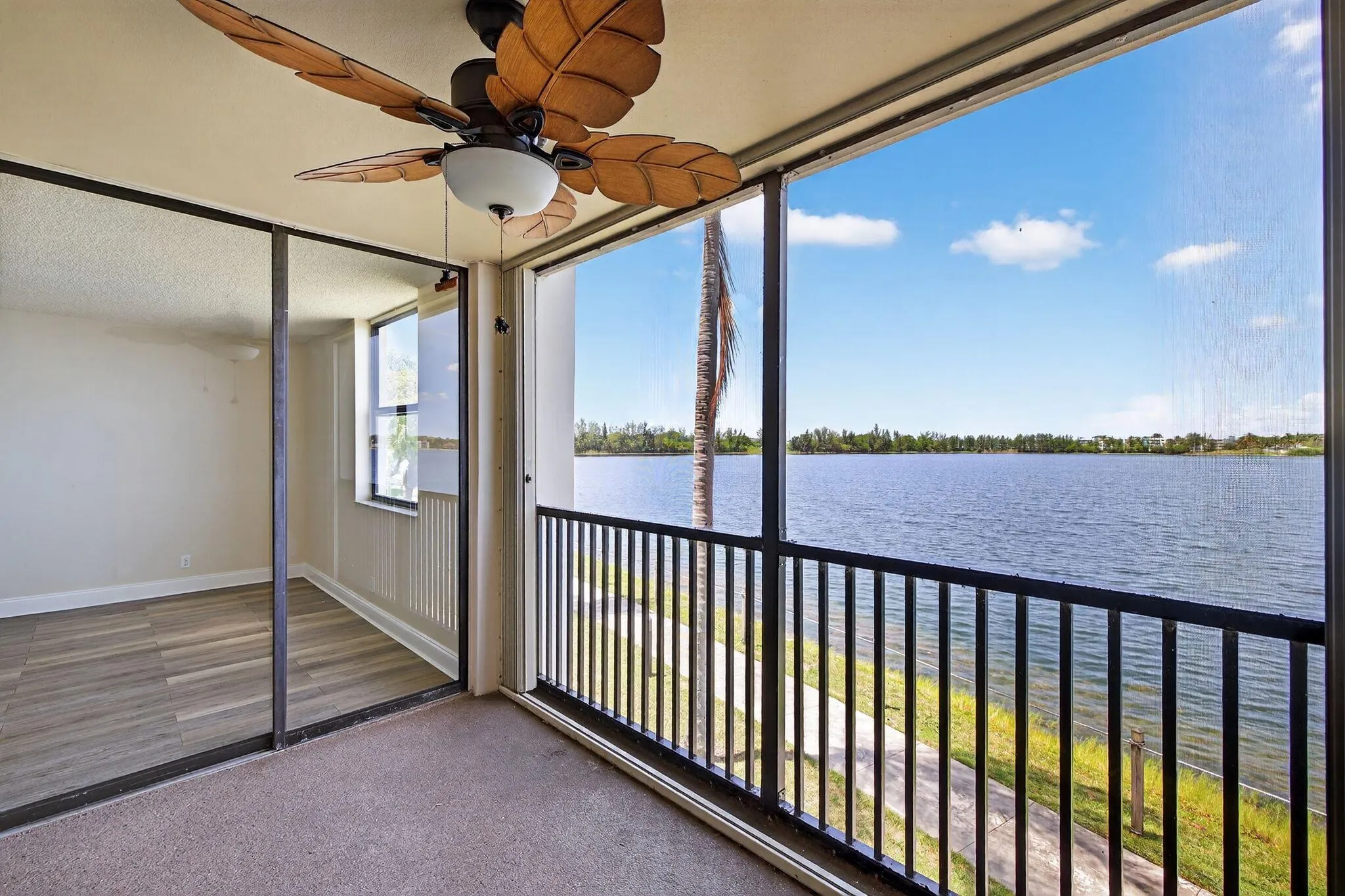 117 Lake Emerald Drive, #208
