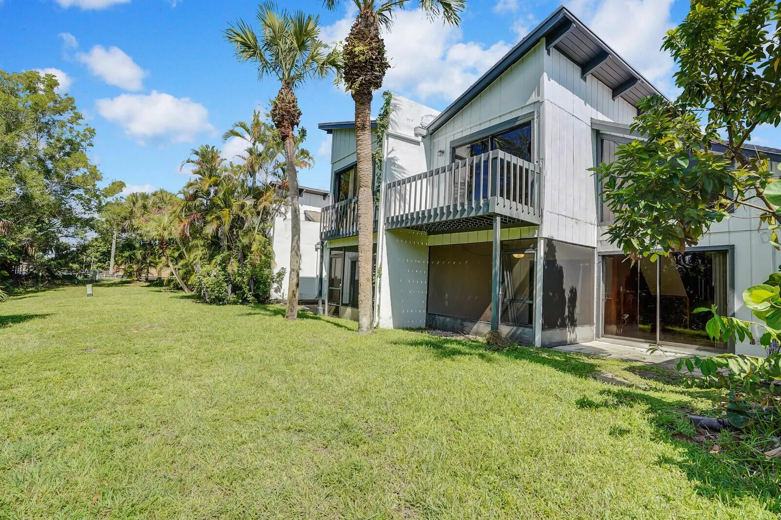 100 Sparrow Drive, #4