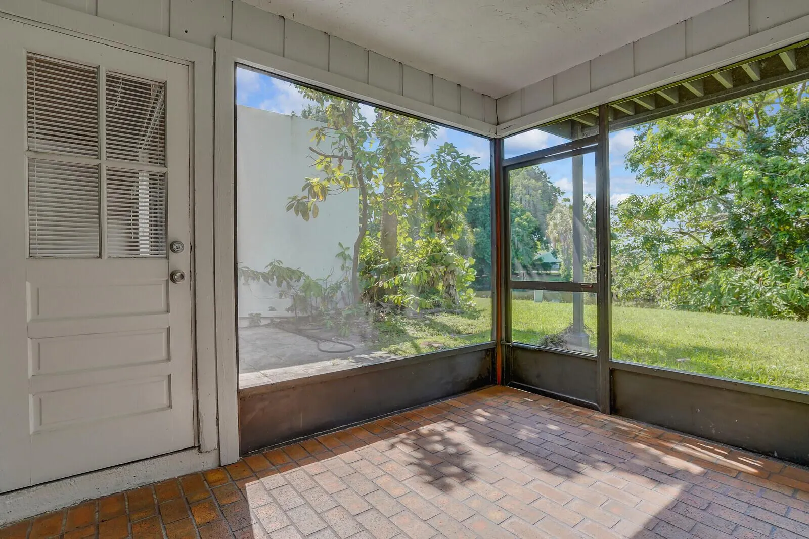 100 Sparrow Drive, #4