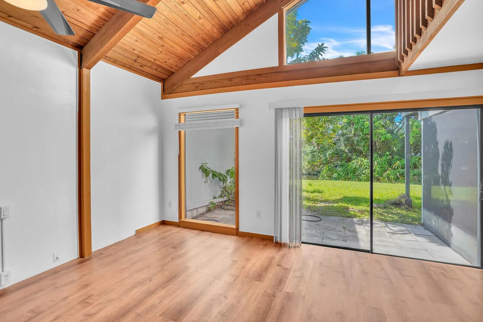 100 Sparrow Drive, #4