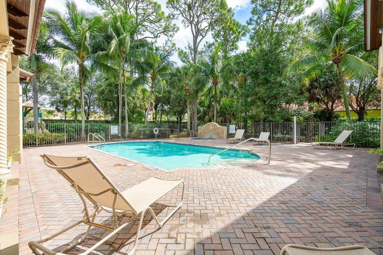 3269 Lago De Talavera