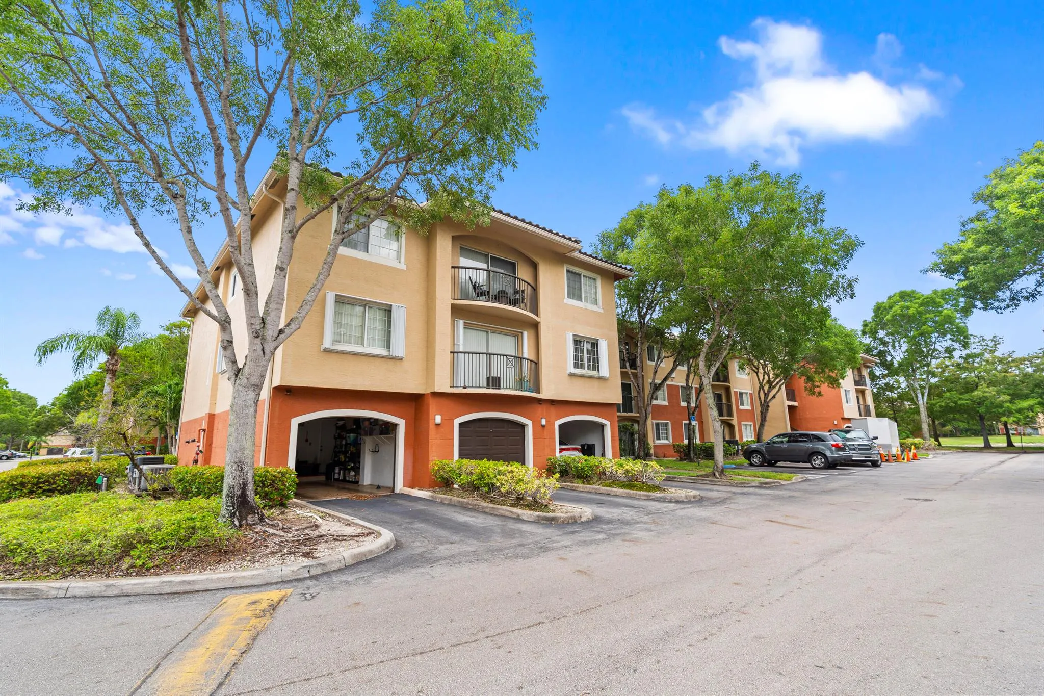 4187 N Haverhill Road, #505