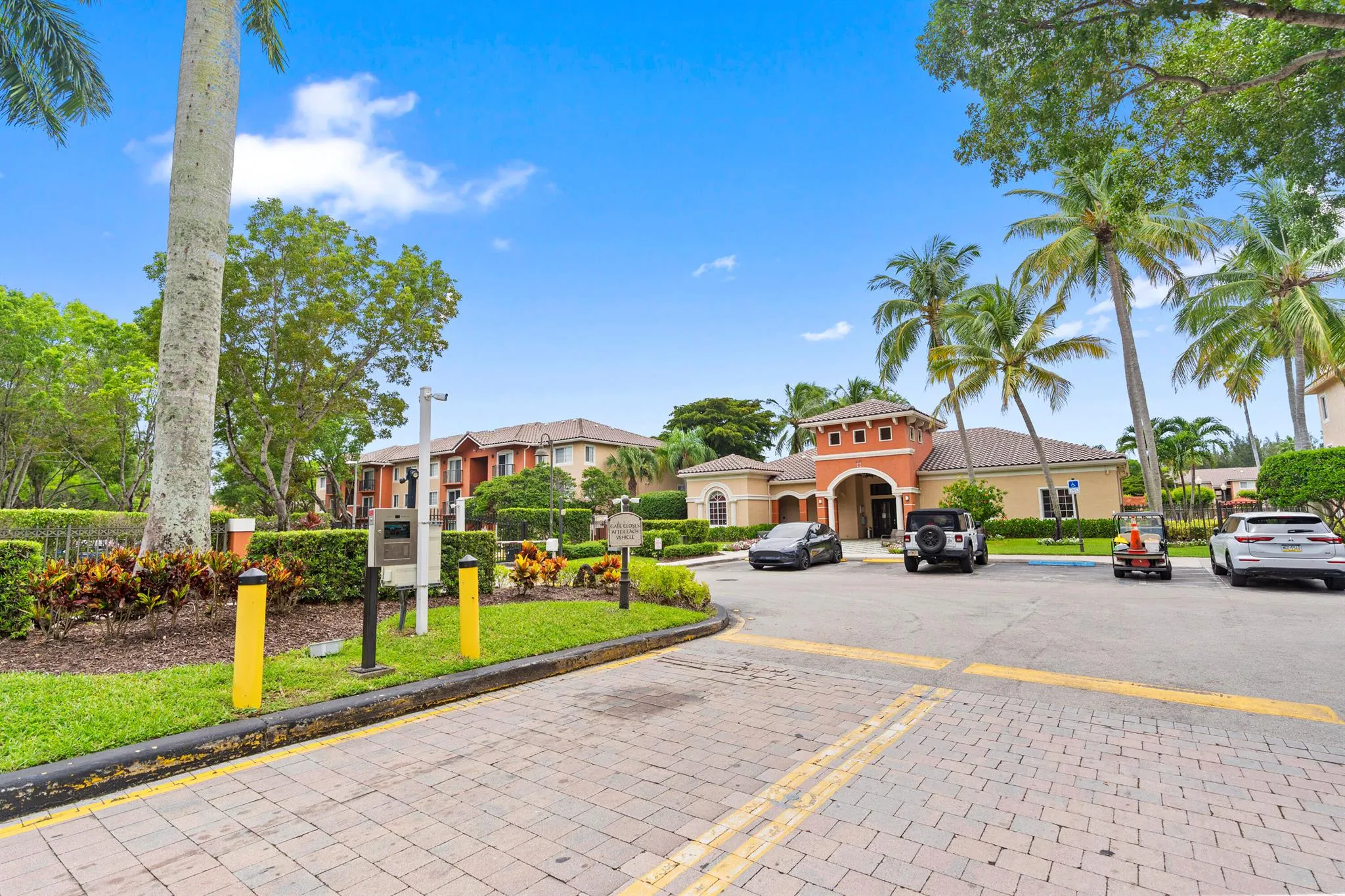 4187 N Haverhill Road, #505