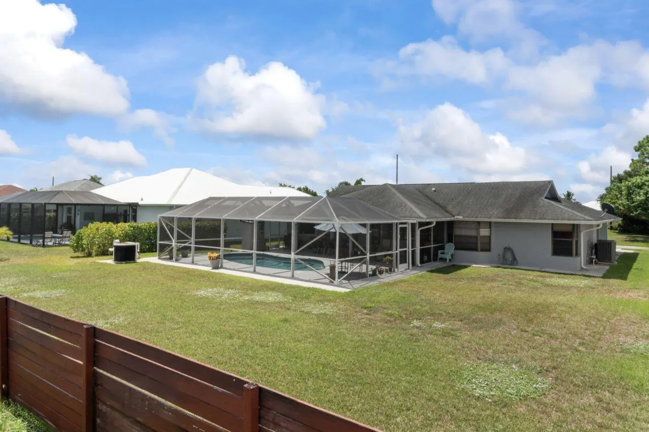 162 SW Dalton Circle