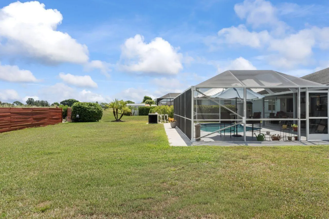 162 SW Dalton Circle