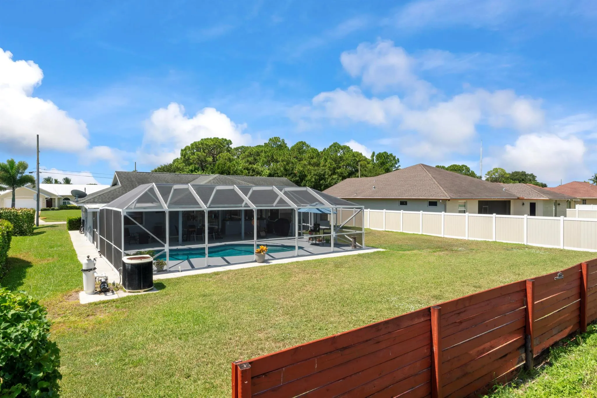 162 SW Dalton Circle