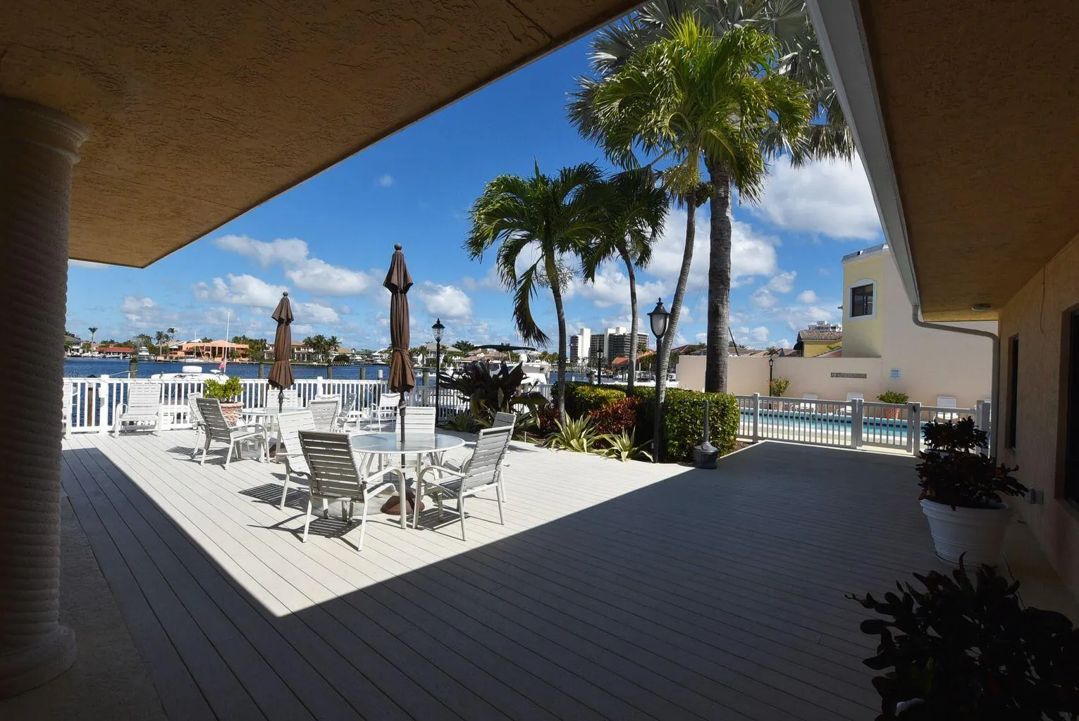 95 Pelican Pointe Drive, #2010