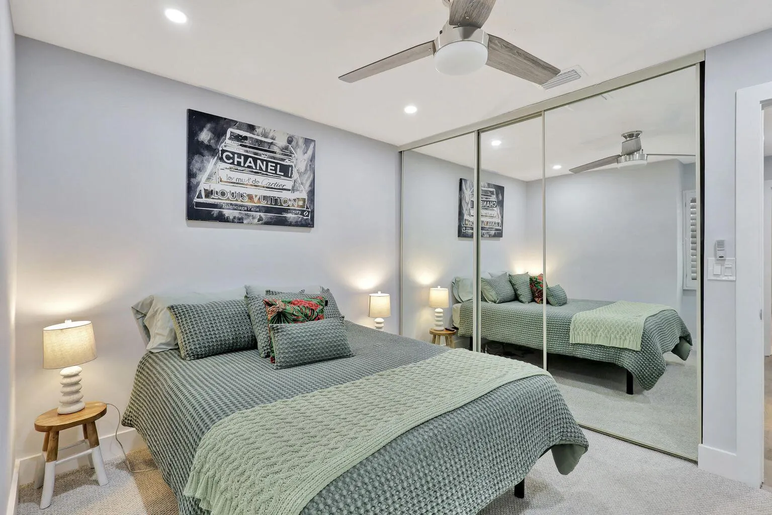 95 Pelican Pointe Drive, #2010