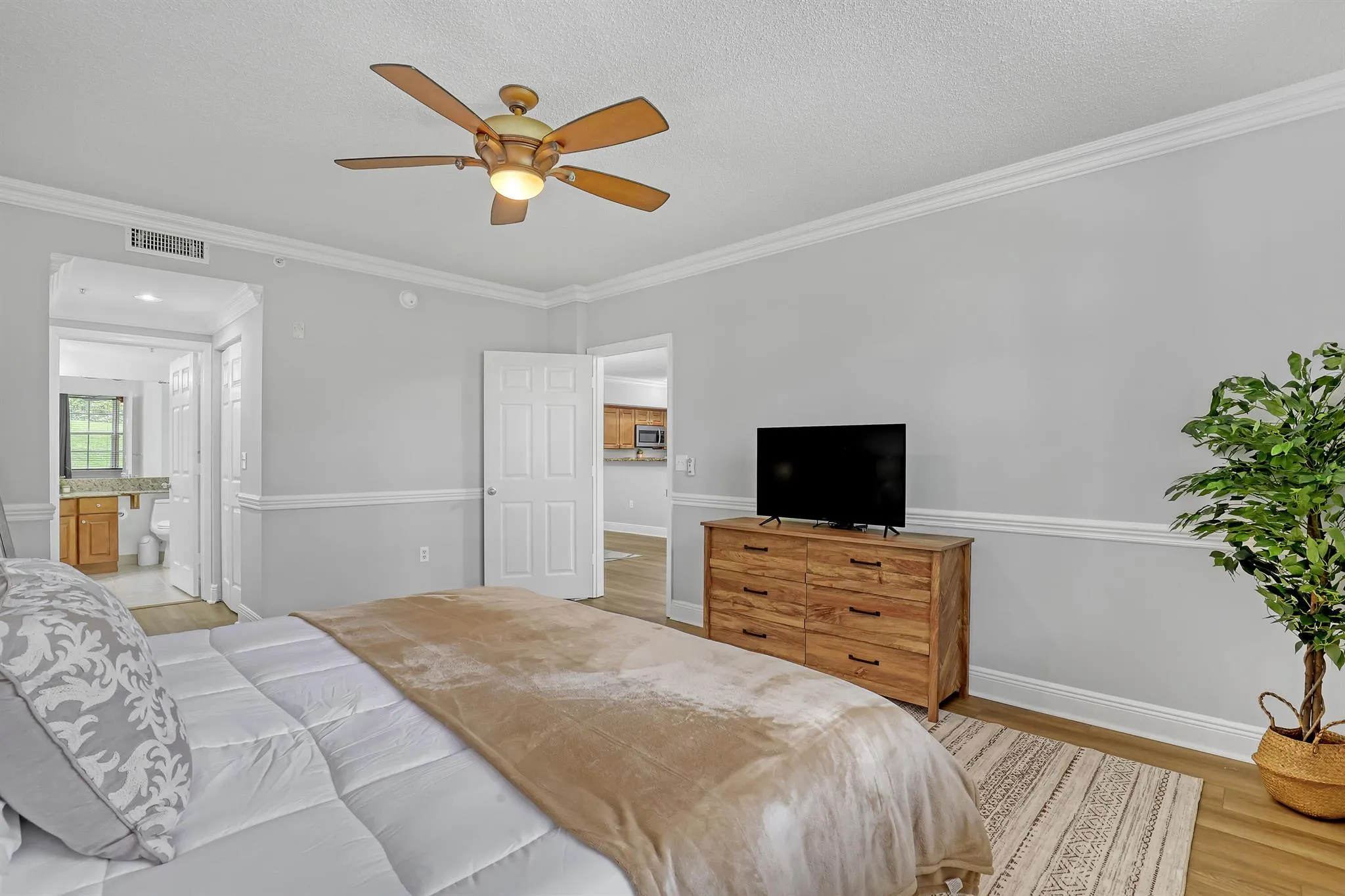 11790 Saint Andrews Place, #105