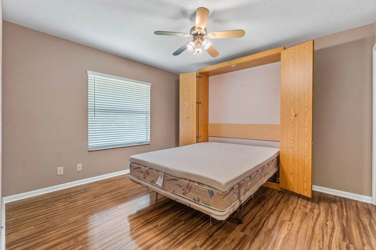 11415 51st Court N
