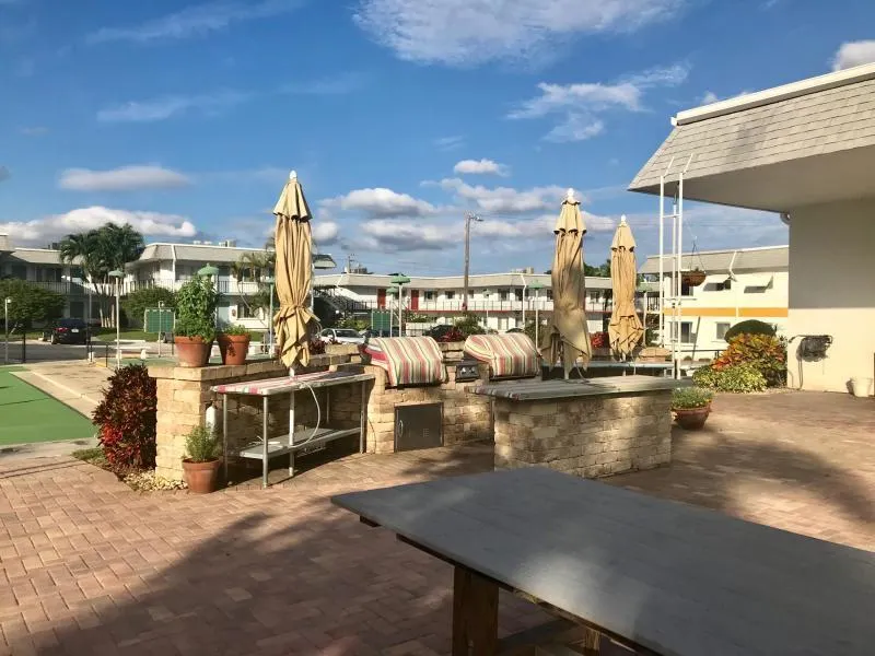 3240 Lake Osborne Drive, #204