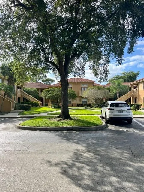 4823 Via Palm Lakes, #1317
