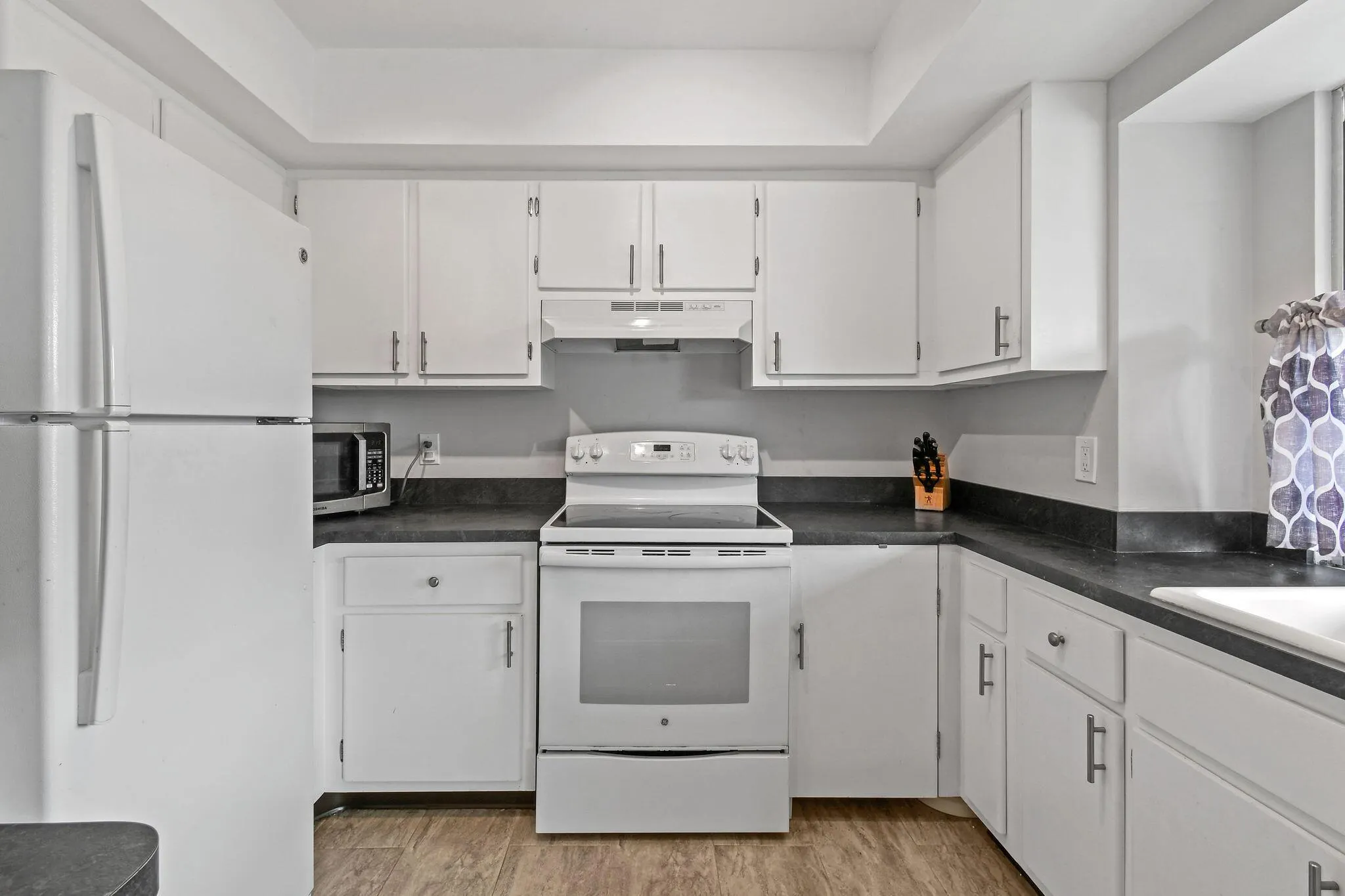 3154 Meridian Way S, #11