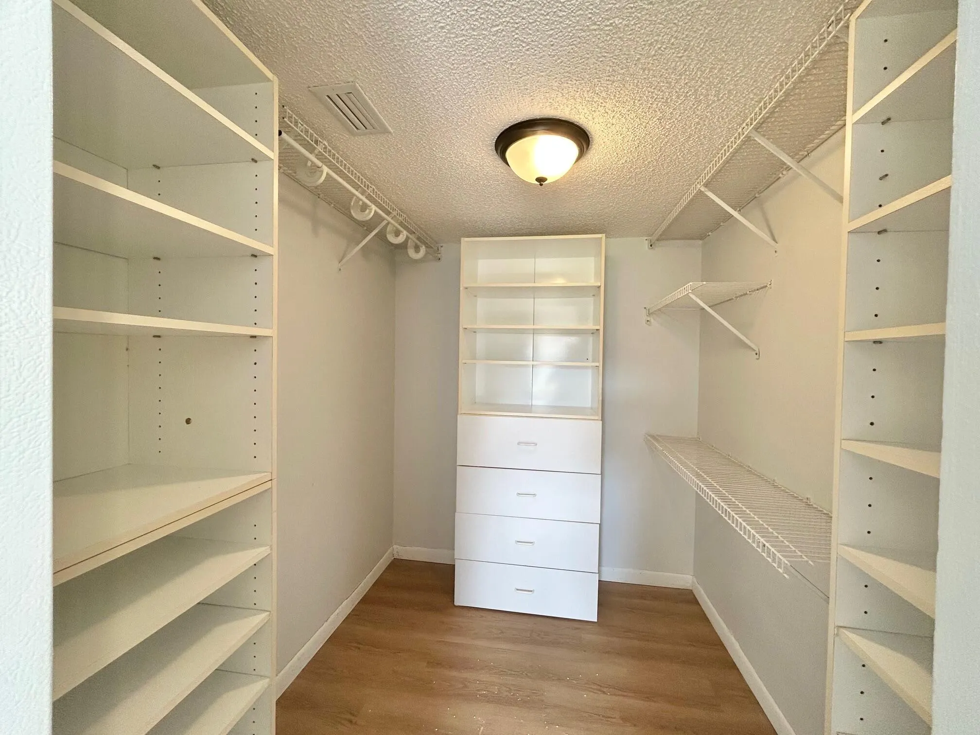 7590 Tahiti Lane, #101