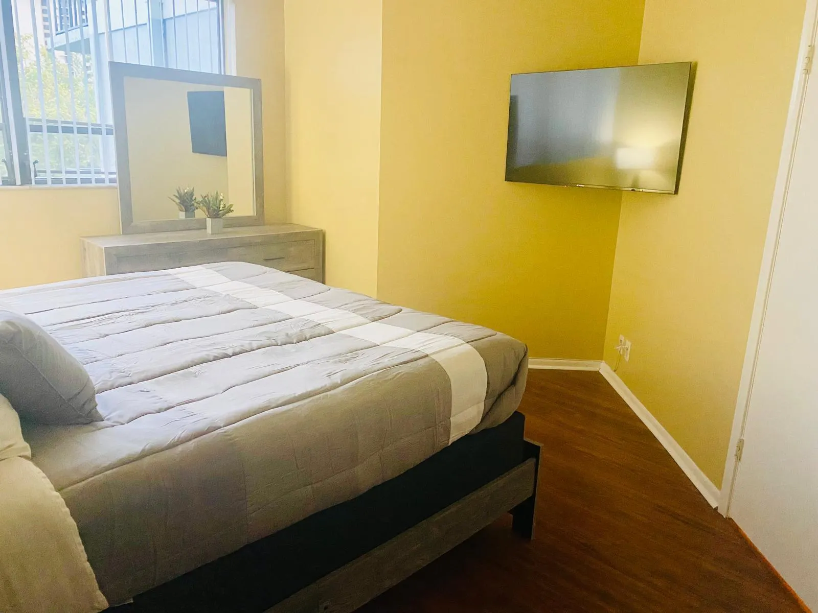 1750 N Congress Avenue, #403