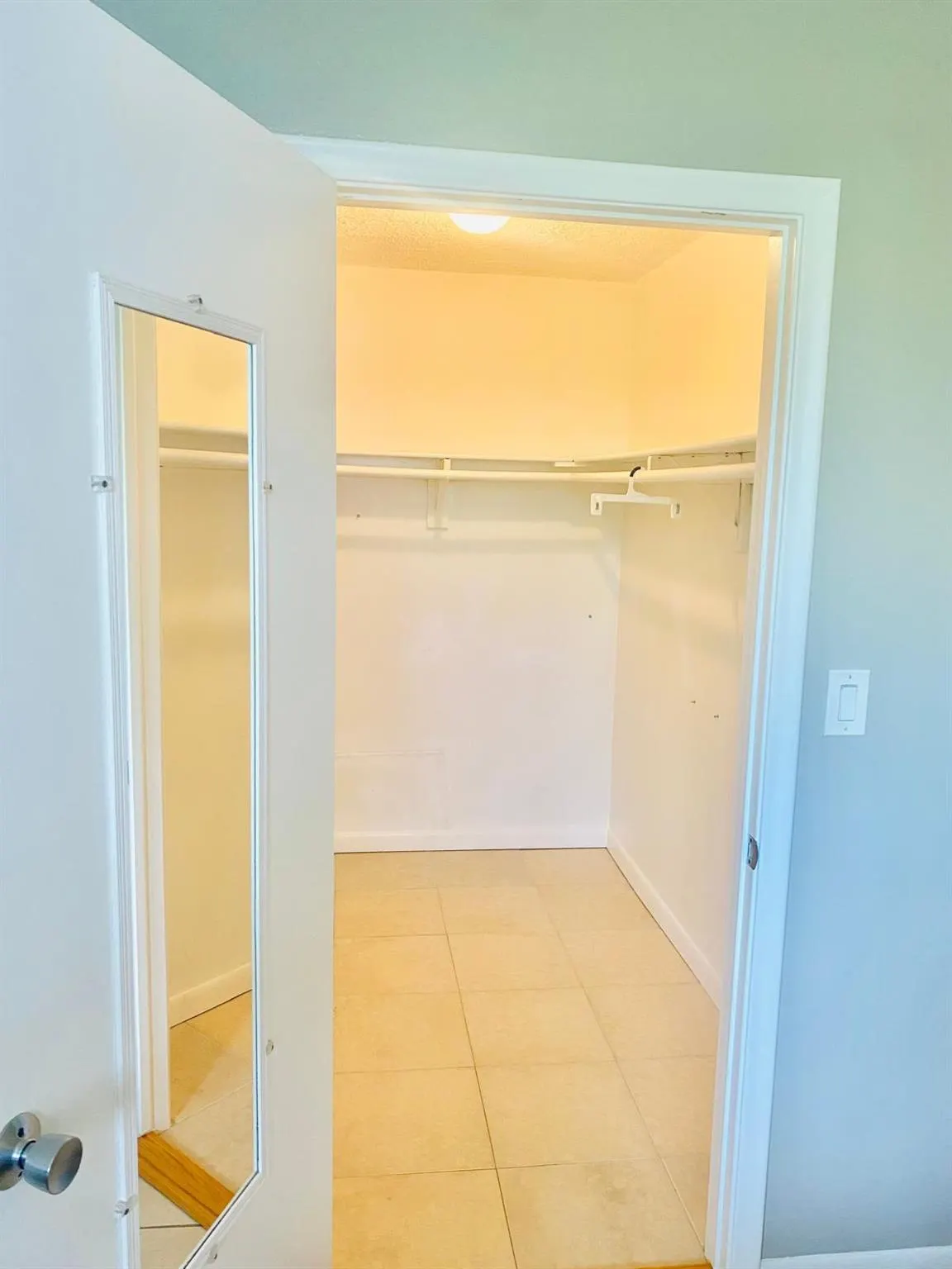 1750 N Congress Avenue, #403