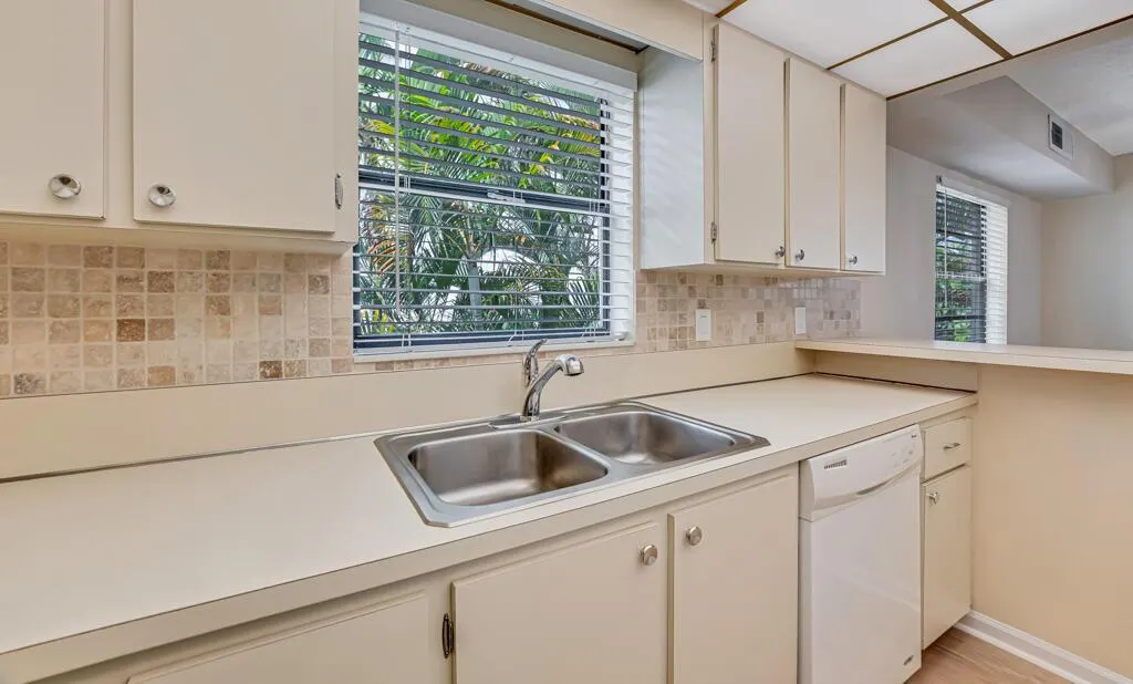 135 Shore Court, #203