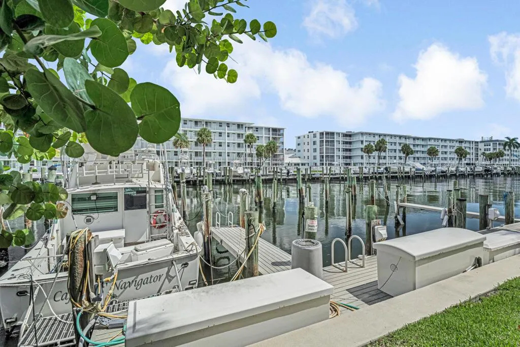135 Shore Court, #203