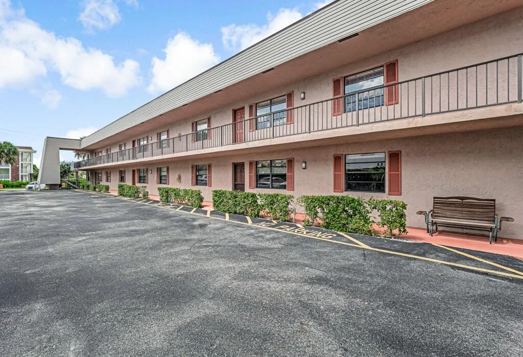 135 Shore Court, #203