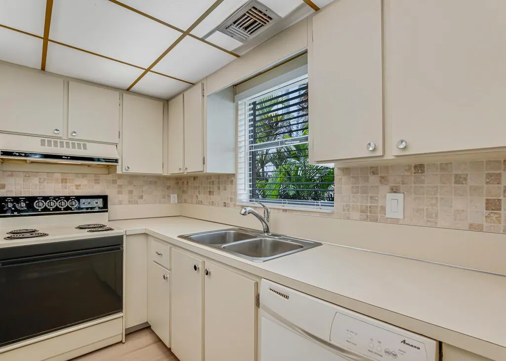 135 Shore Court, #203