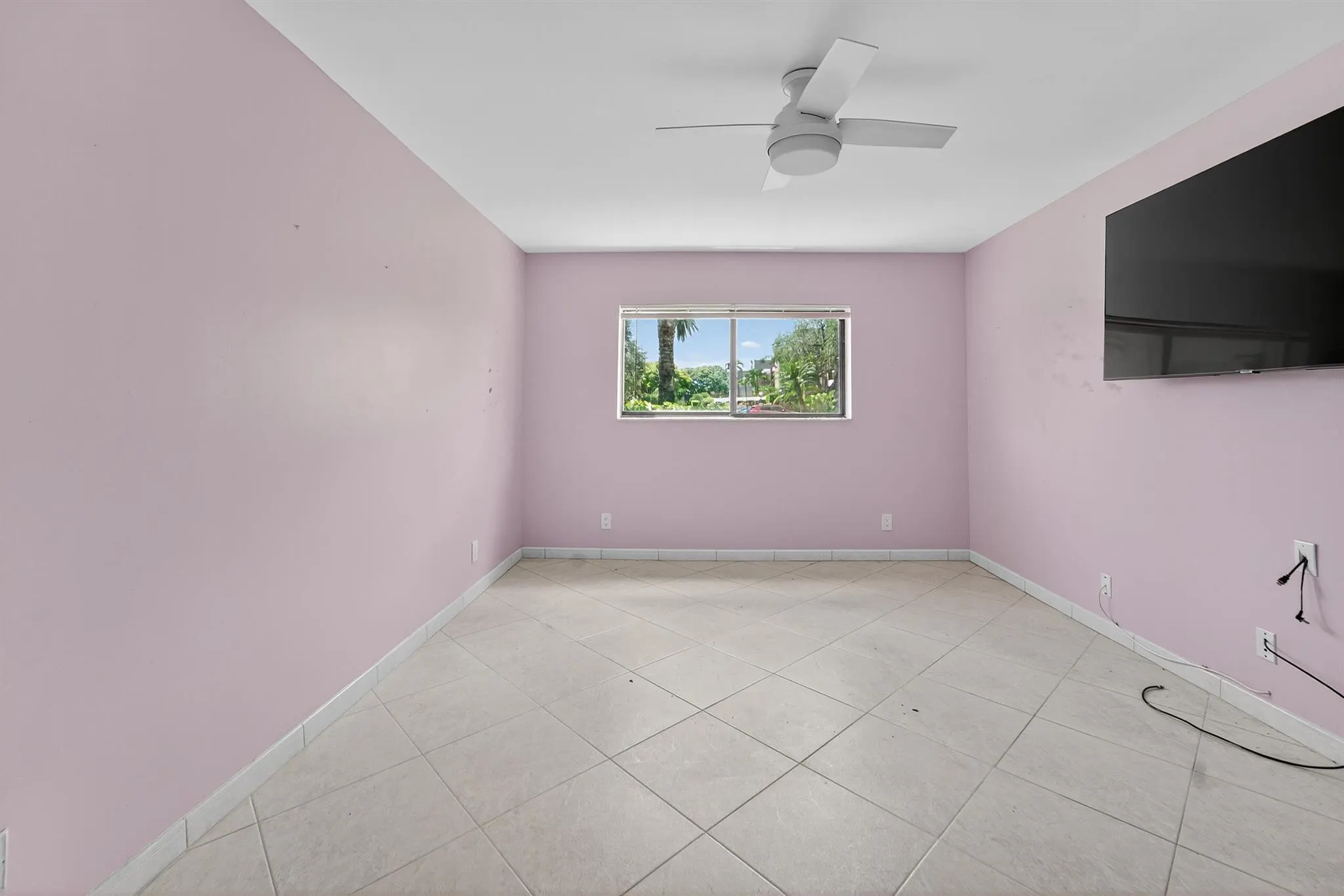 5574 Witney Drive, #102