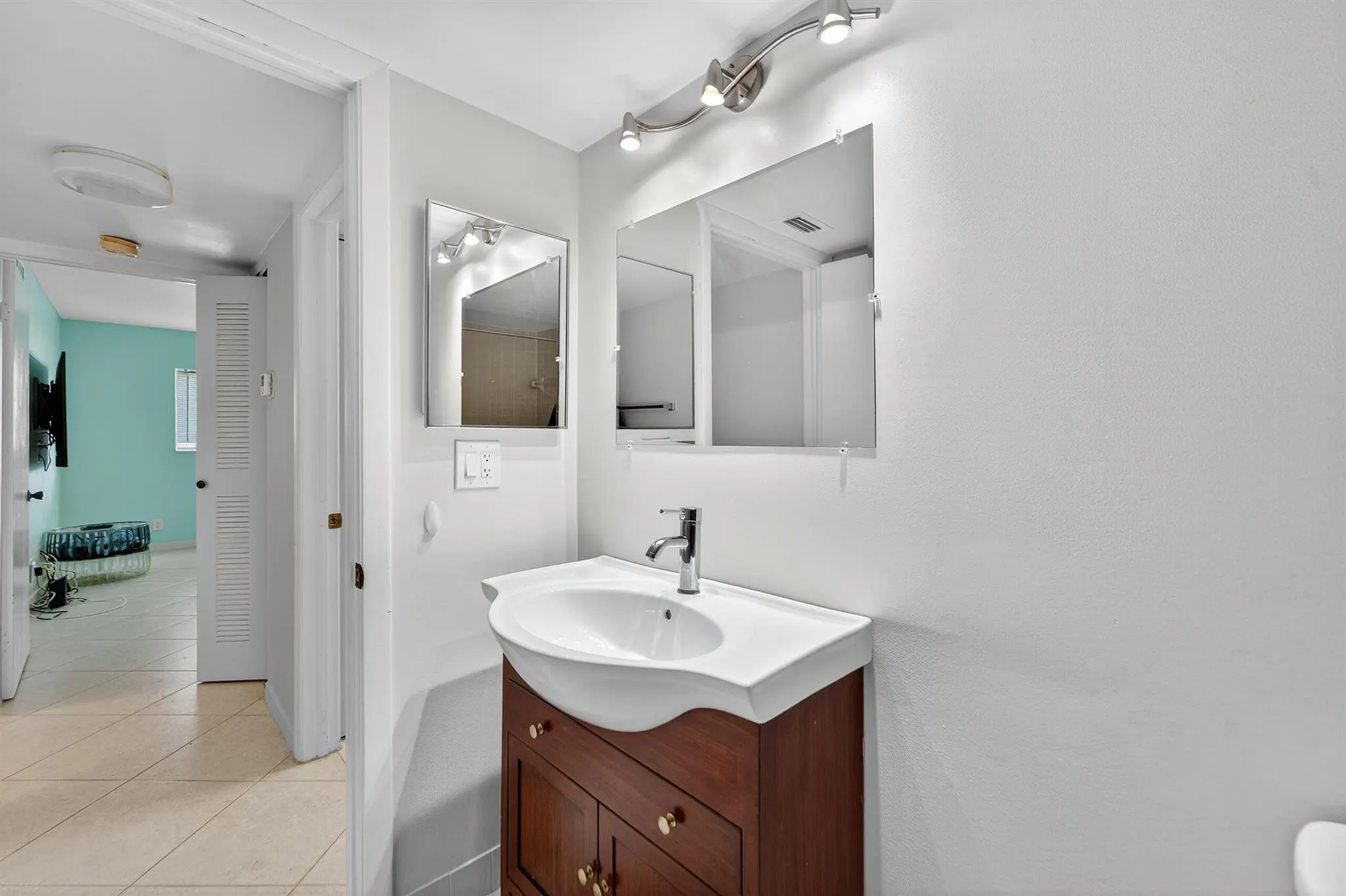 5574 Witney Drive, #102