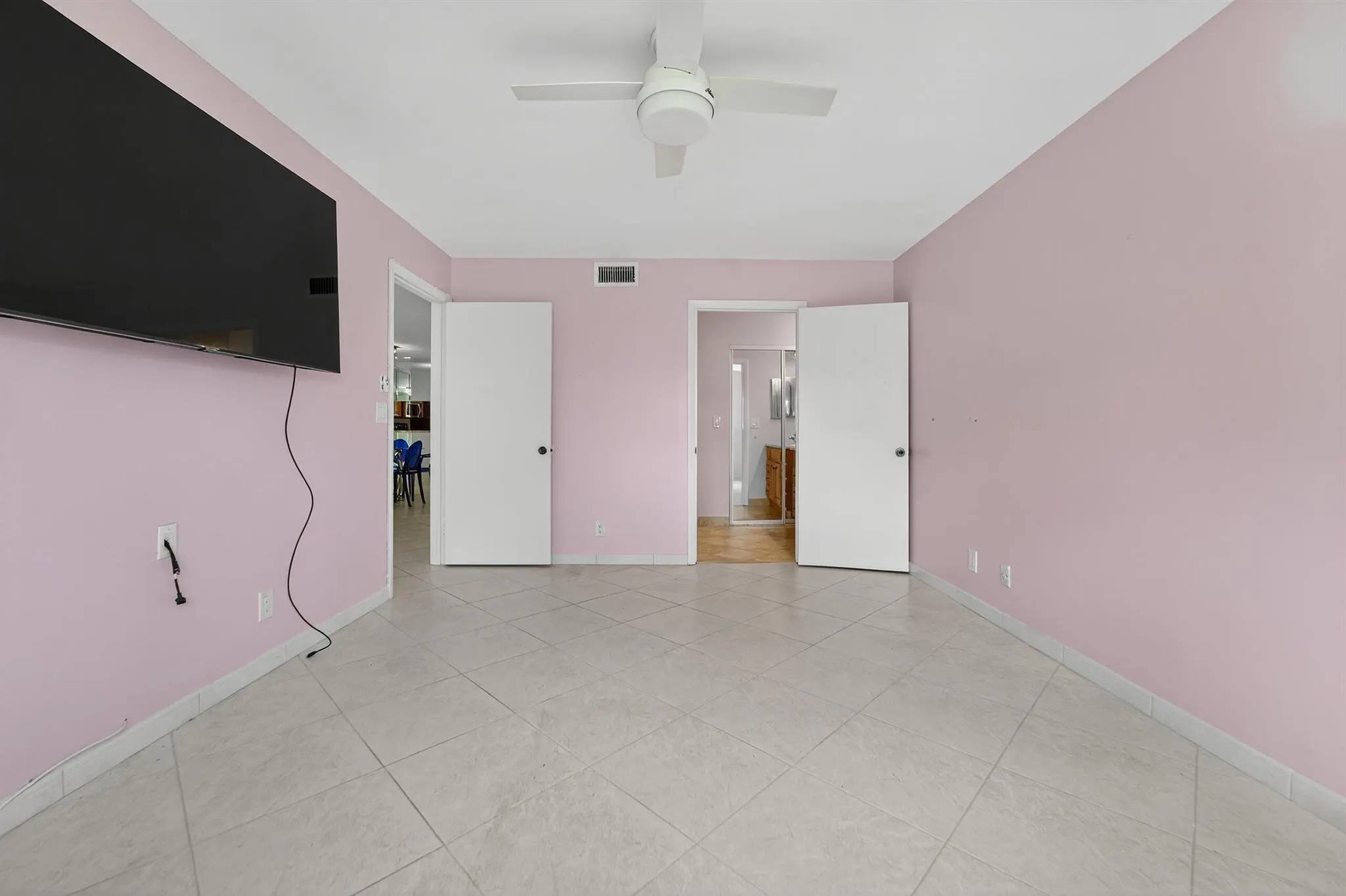 5574 Witney Drive, #102