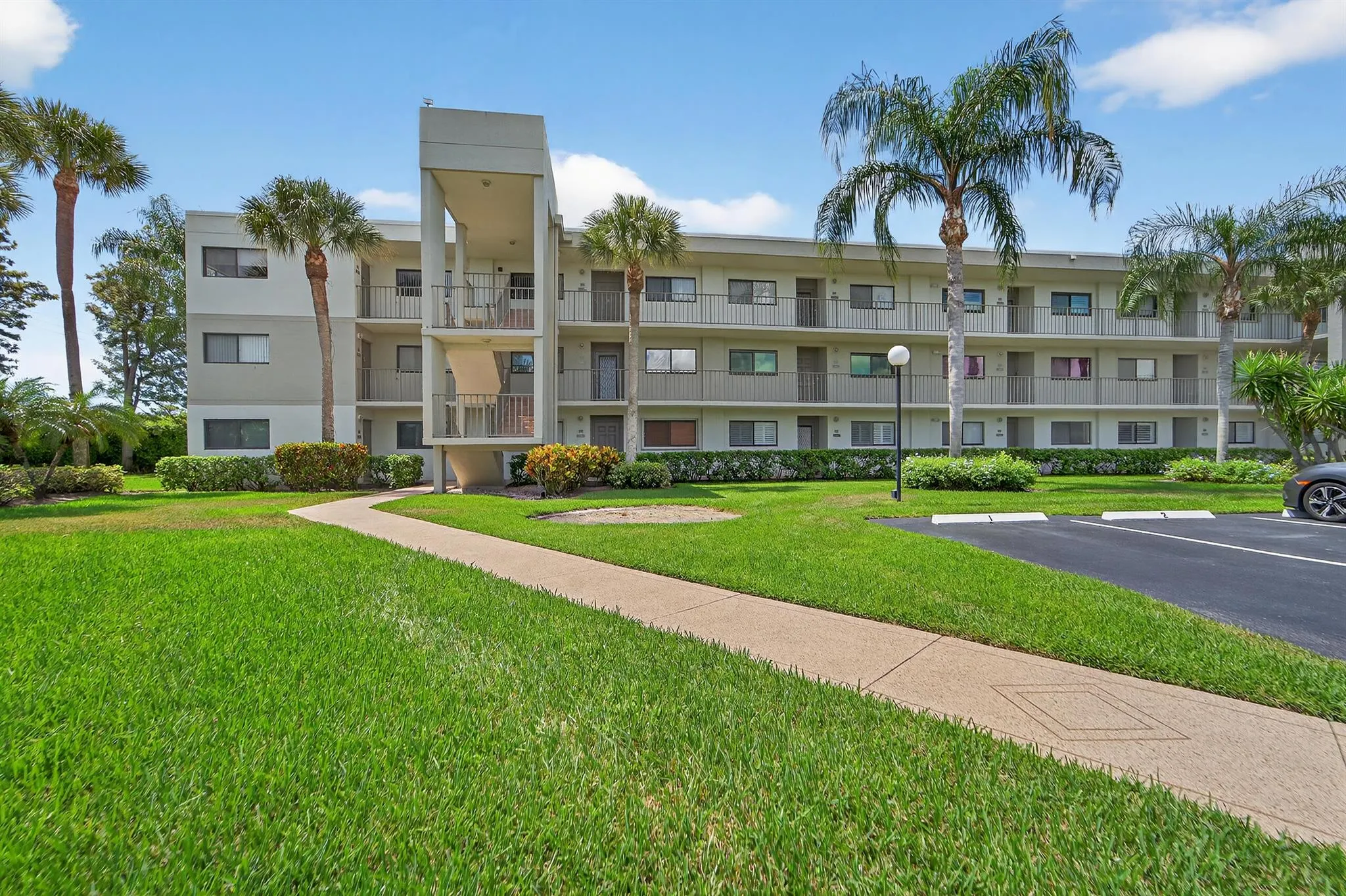 5574 Witney Drive, #102