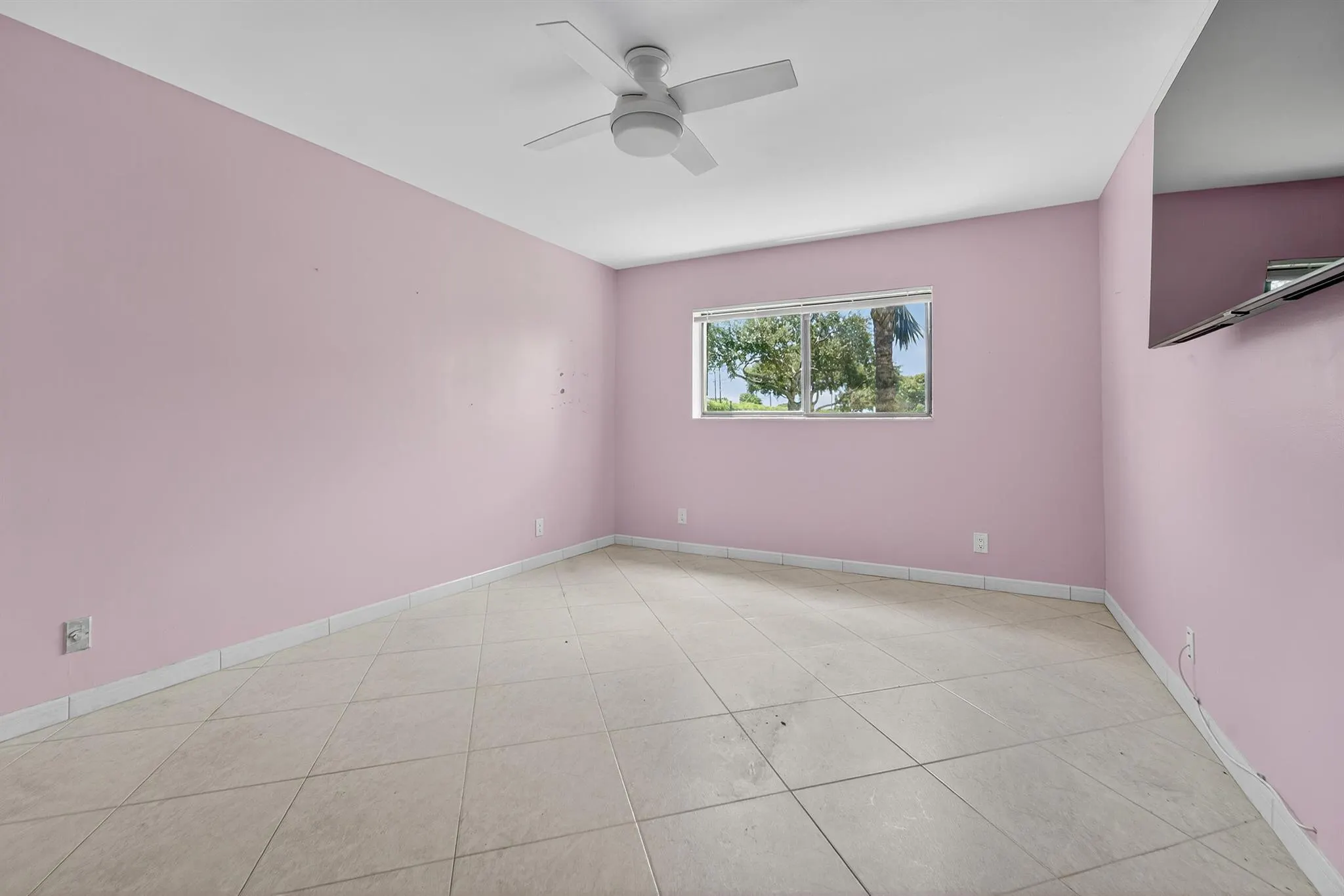 5574 Witney Drive, #102