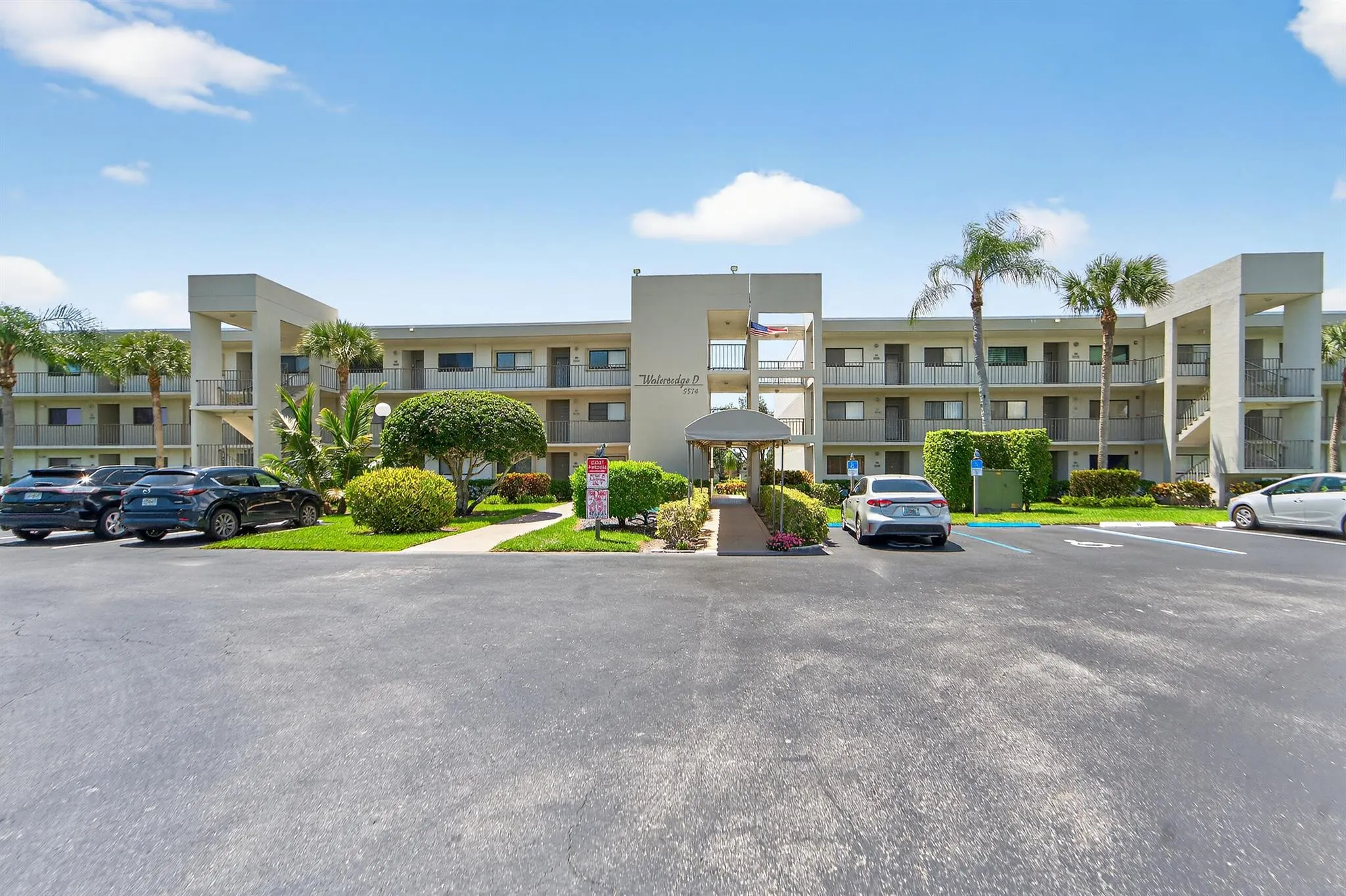 5574 Witney Drive, #102