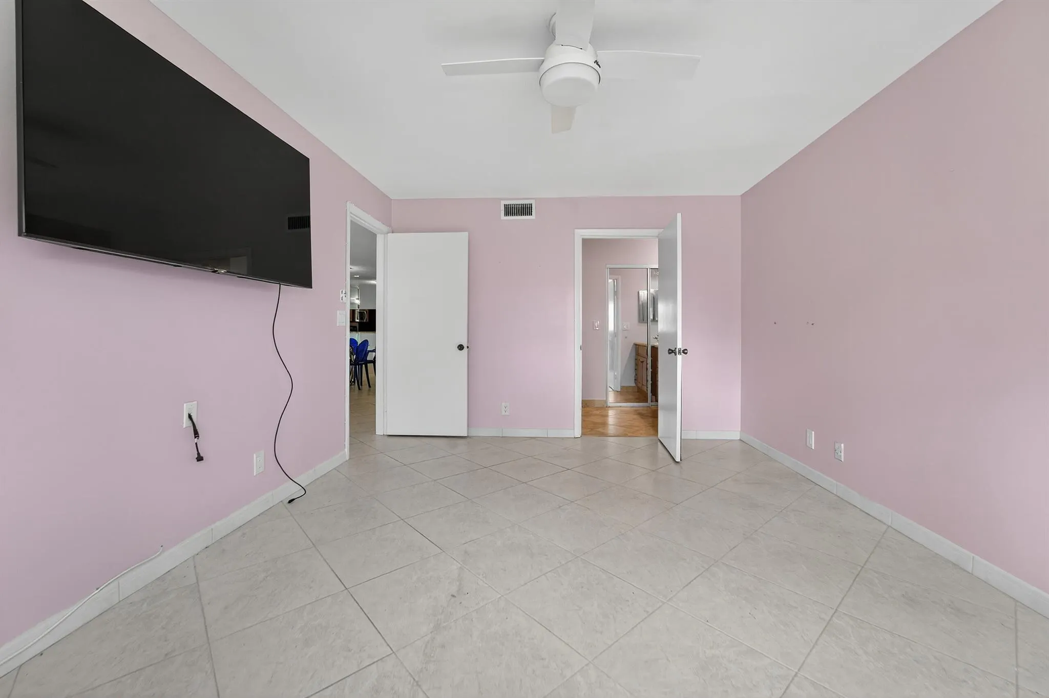 5574 Witney Drive, #102