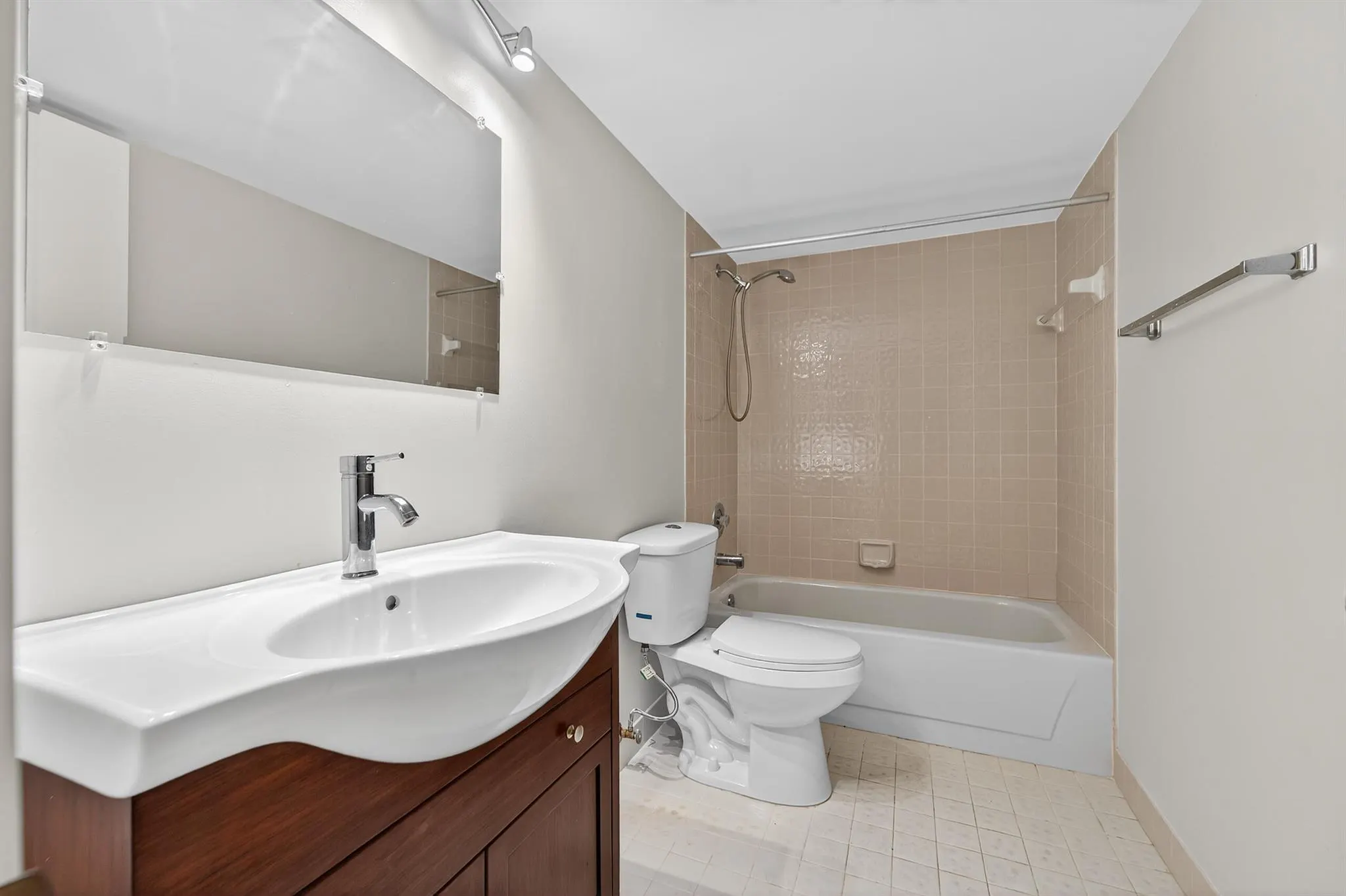 5574 Witney Drive, #102
