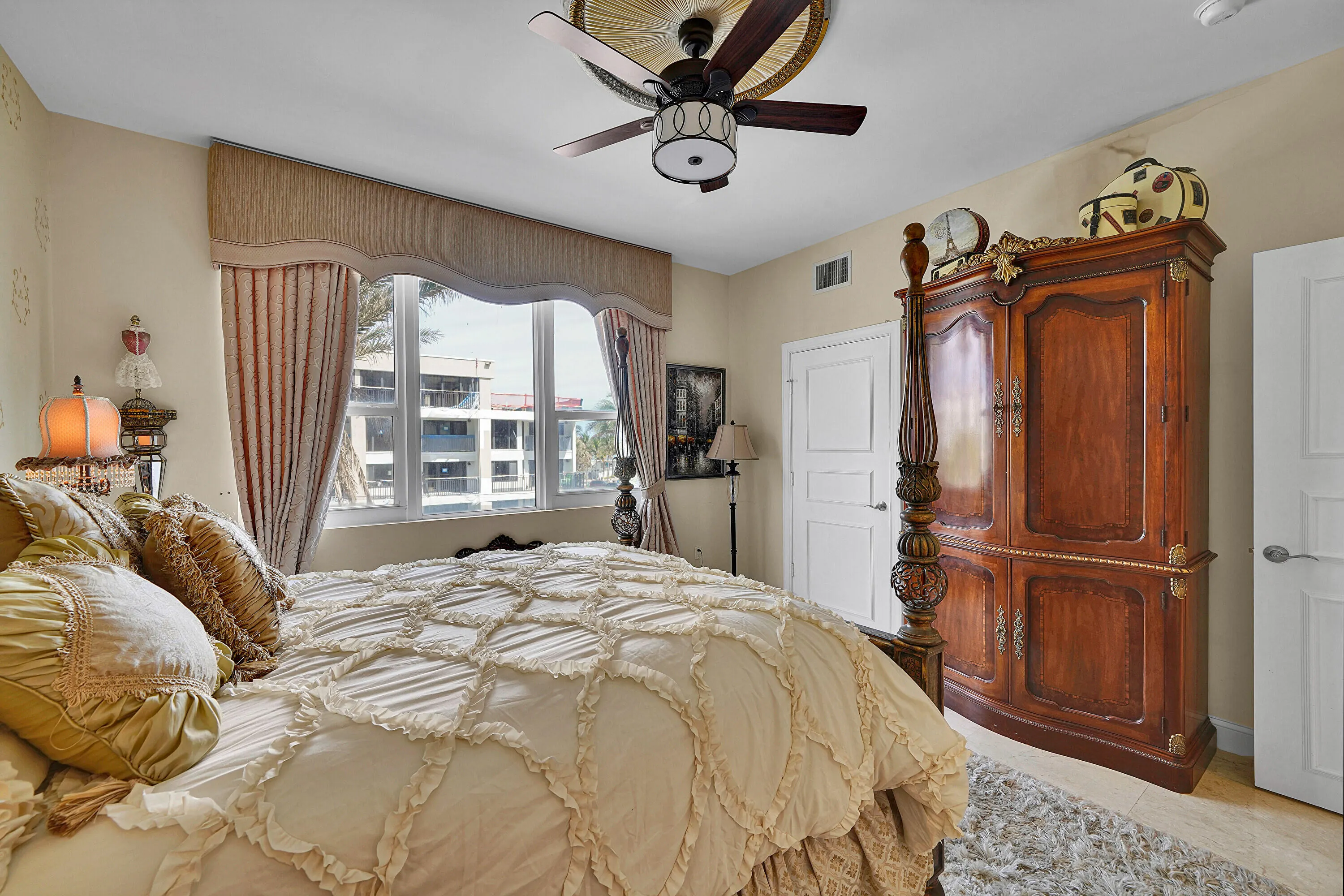 701 SE 21st Avenue, #306