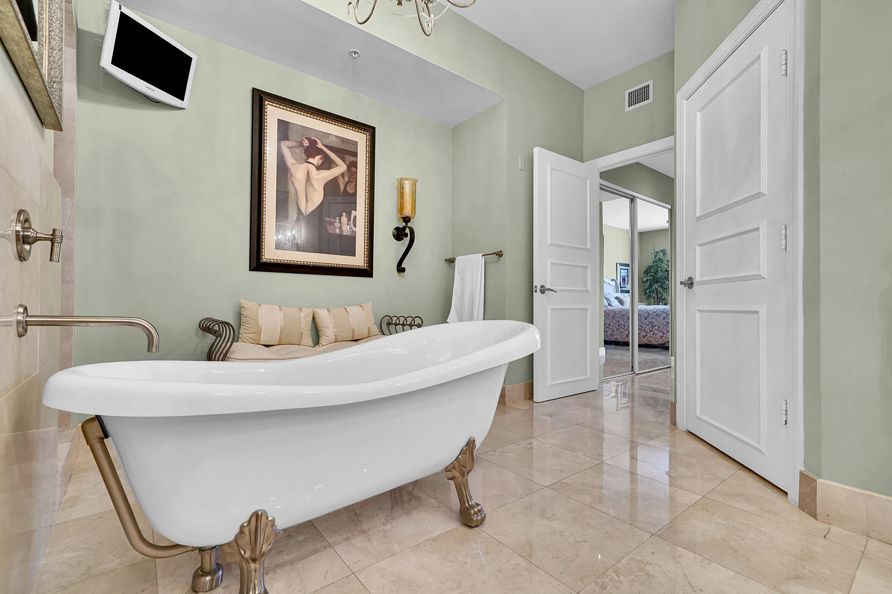 701 SE 21st Avenue, #306
