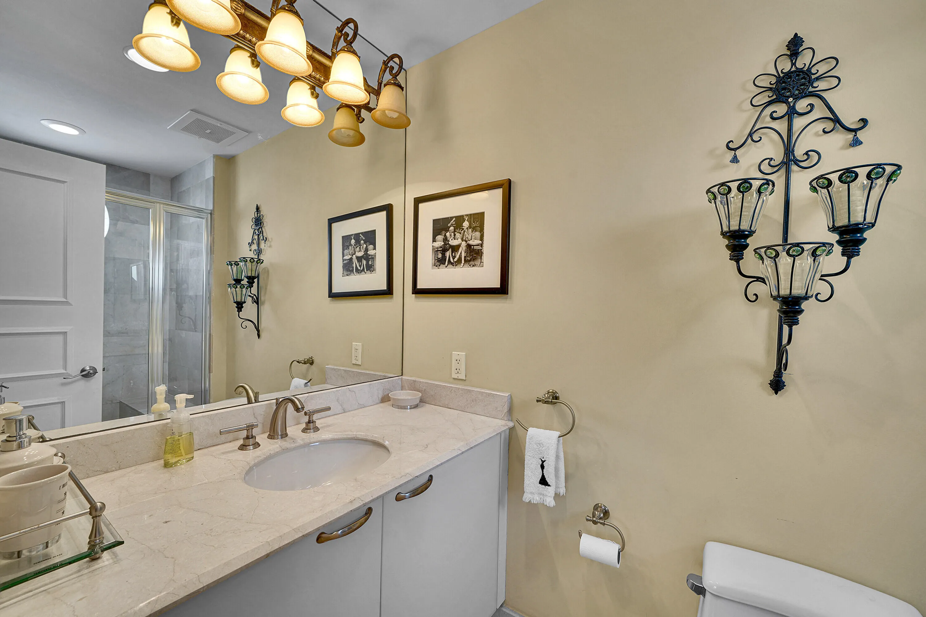 701 SE 21st Avenue, #306
