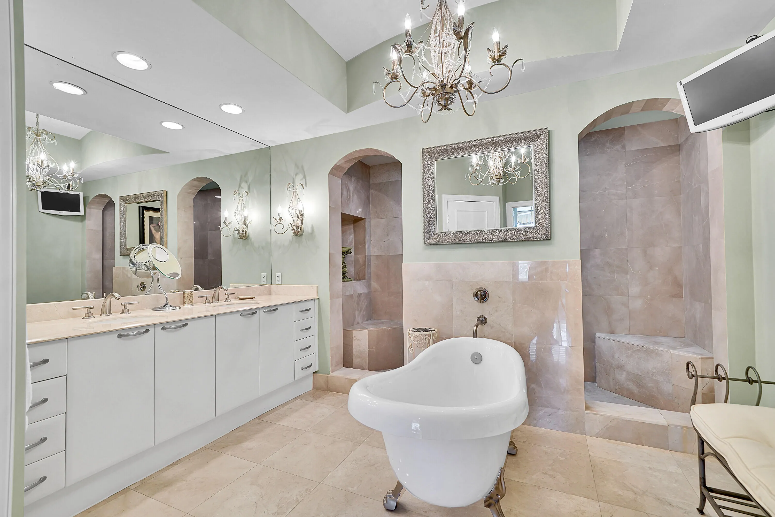 701 SE 21st Avenue, #306