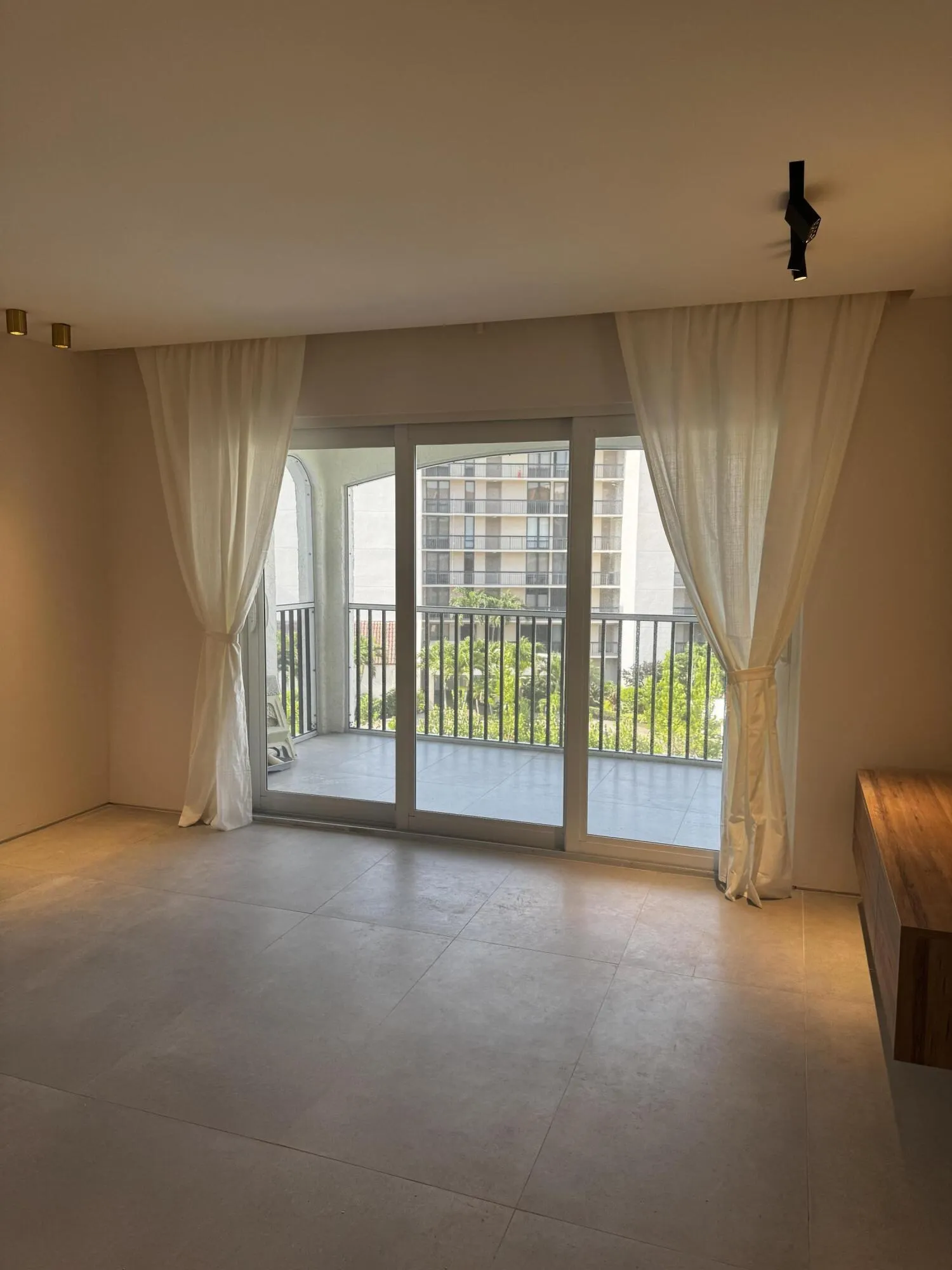 2871 N Ocean Boulevard, #R444