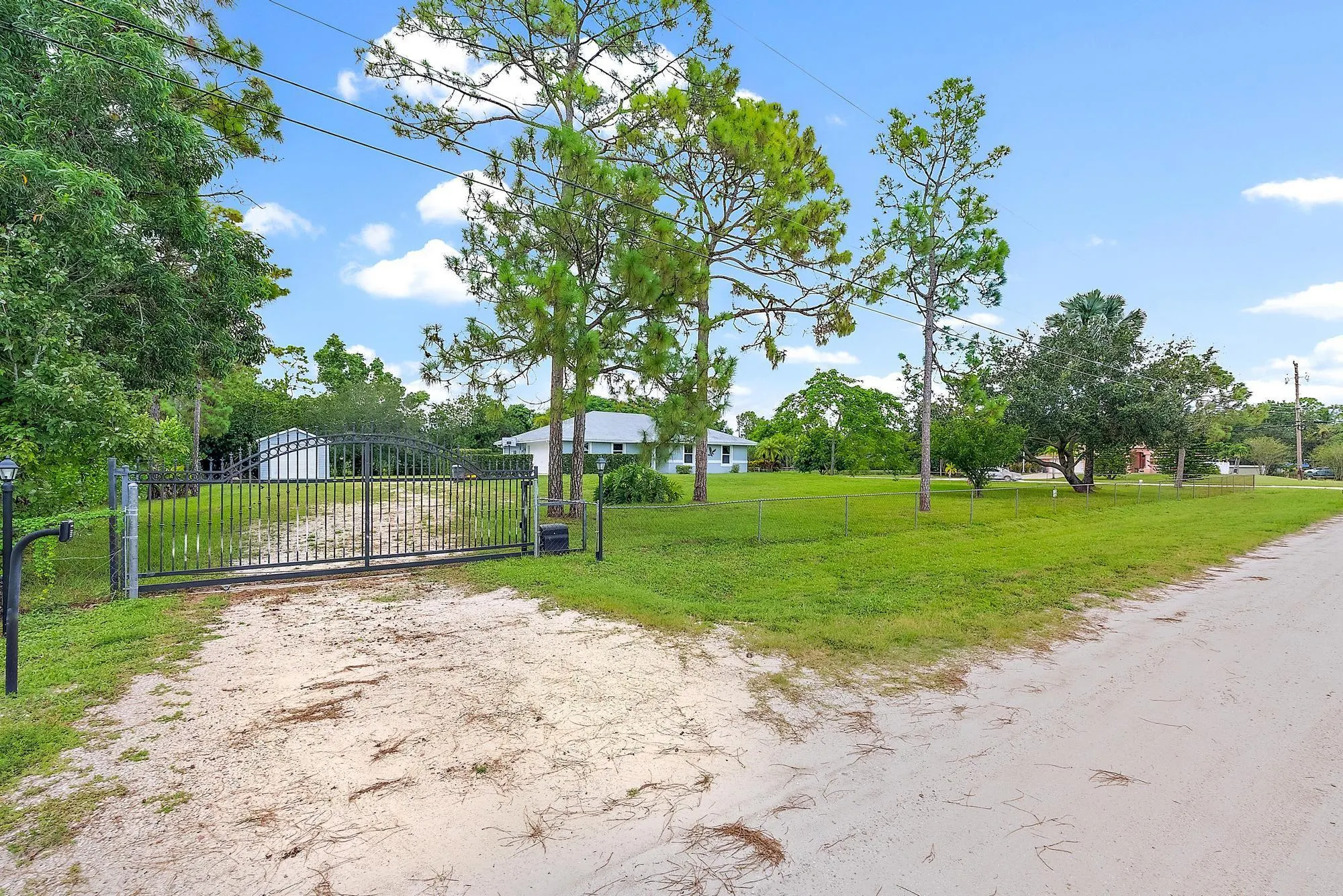 18523 42nd Road N