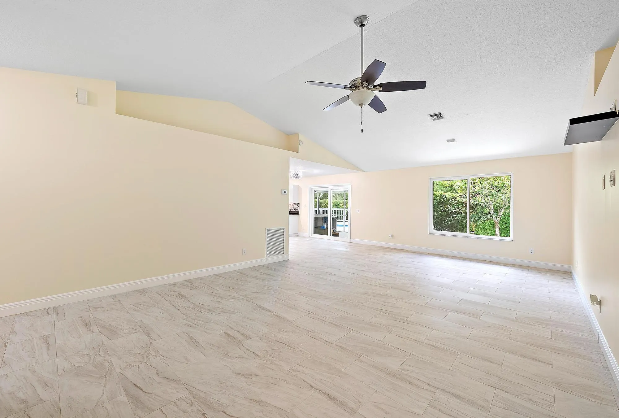18523 42nd Road N