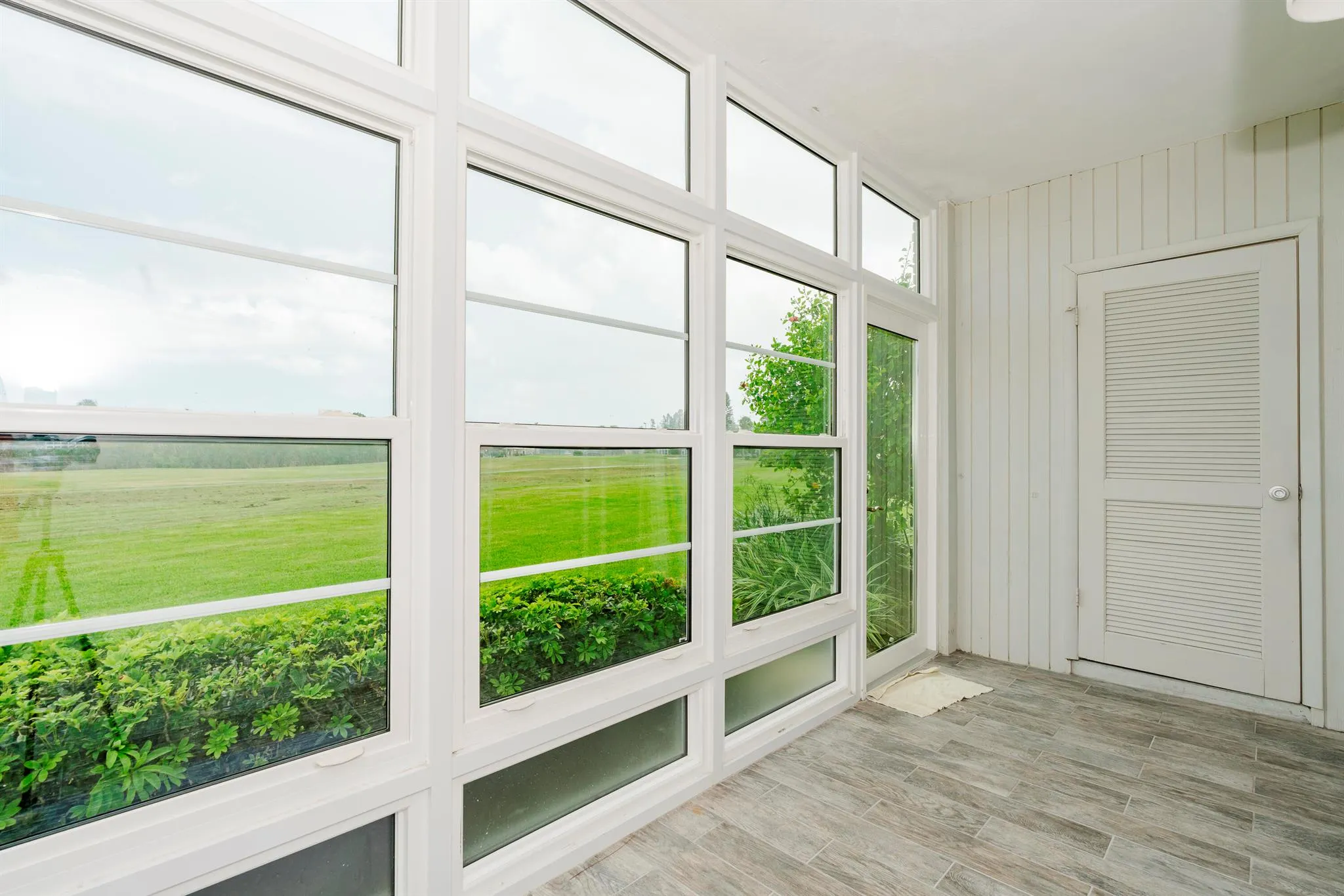 8 Vista Palm Ln, #103