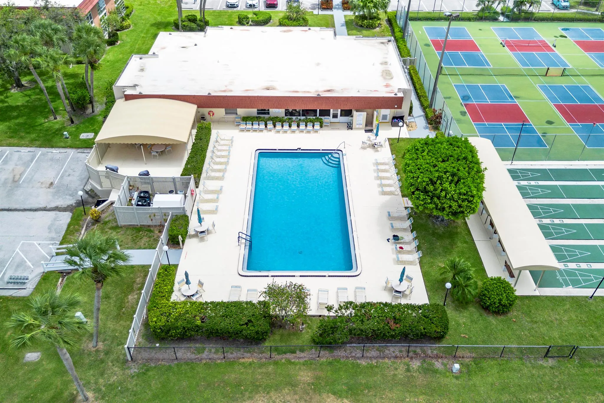 8 Vista Palm Ln, #103
