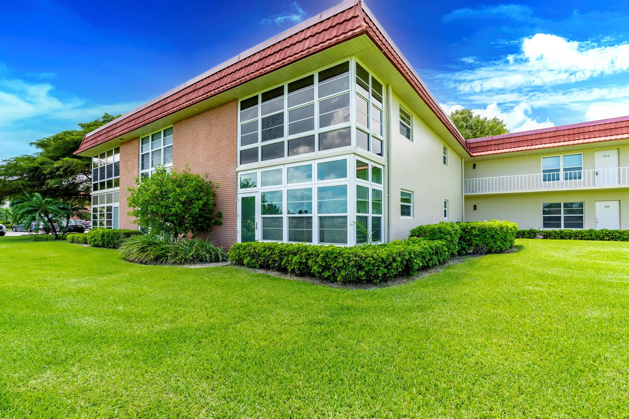 8 Vista Palm Ln, #103