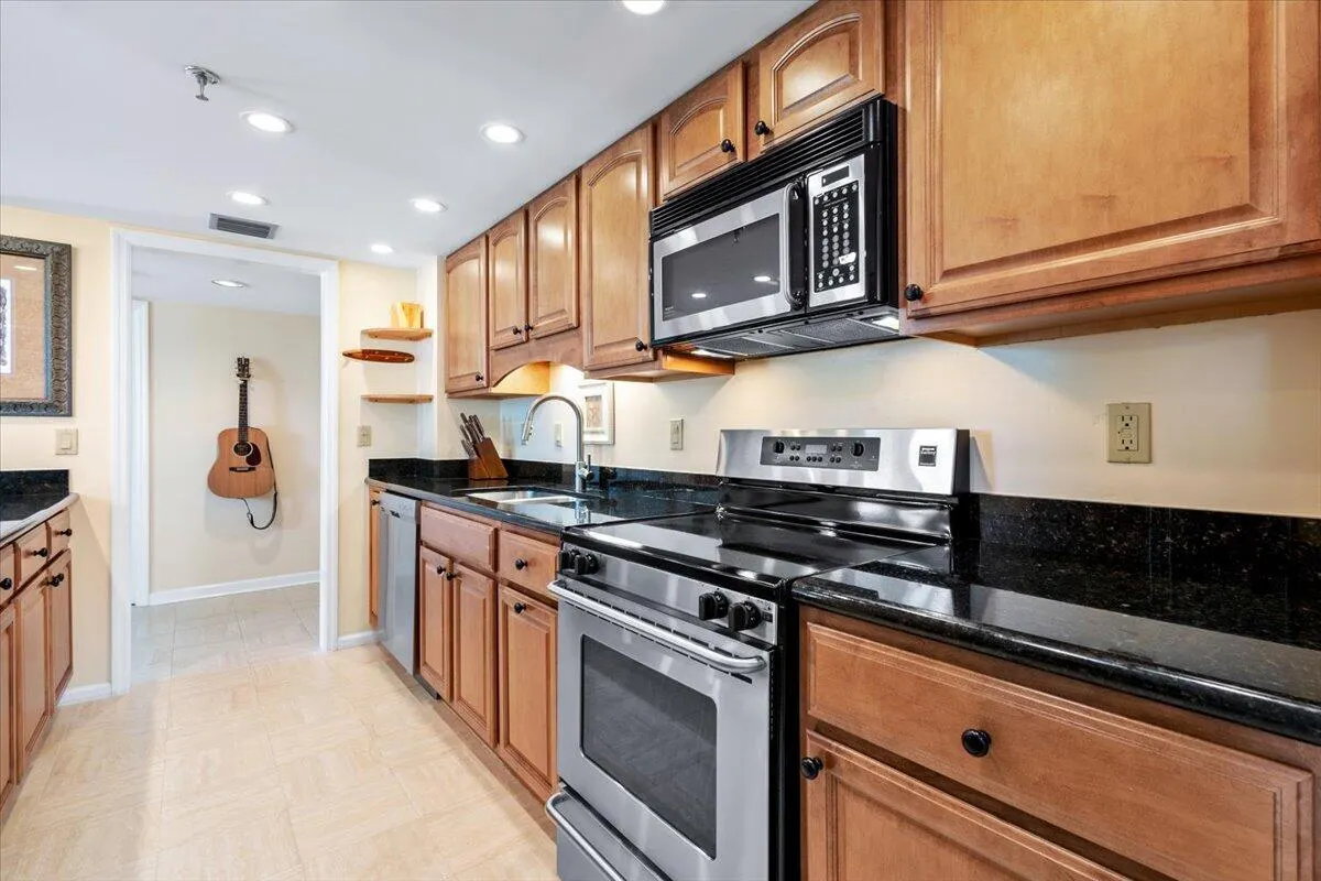176 Helios Drive, #106