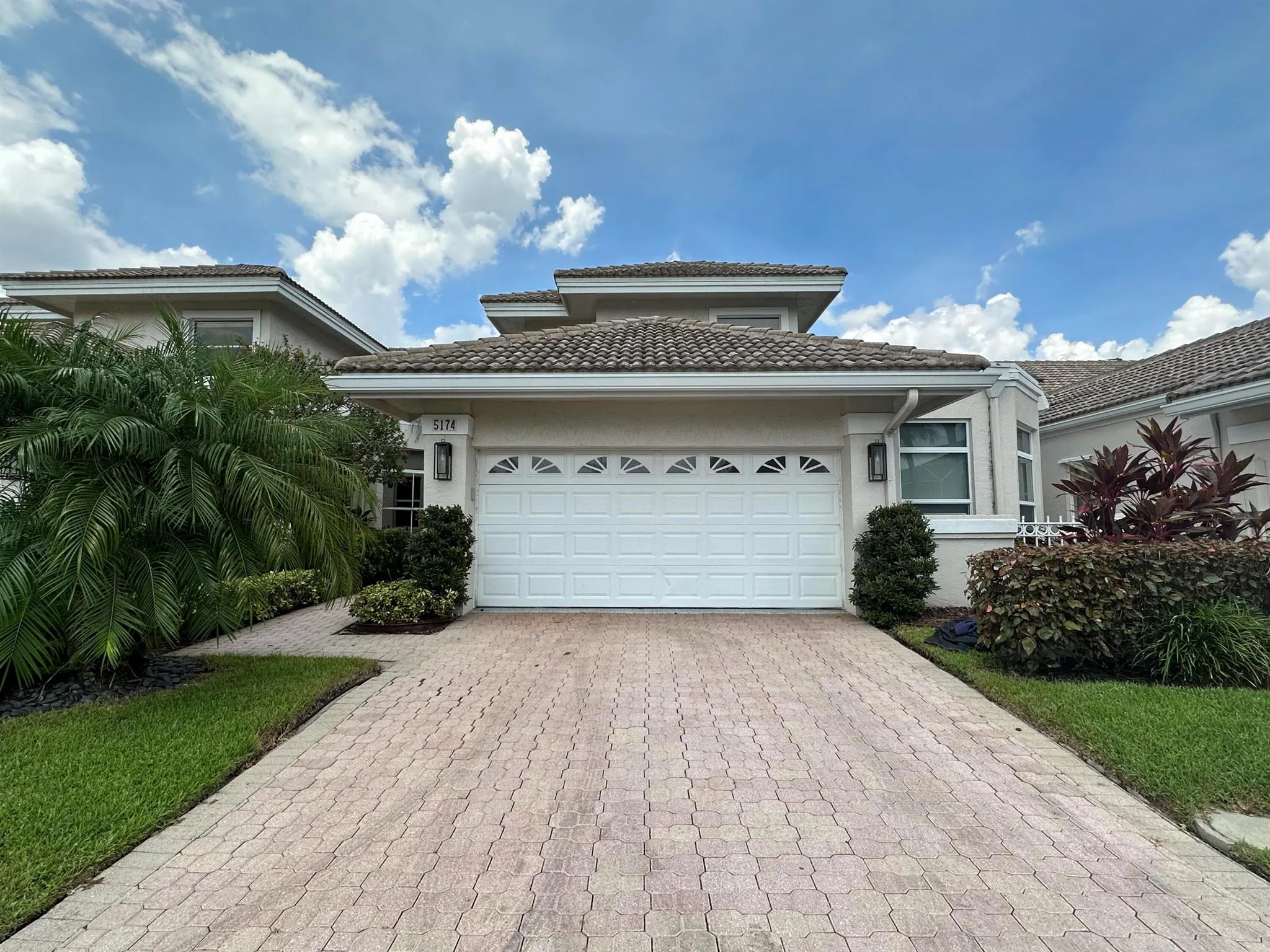 5174 Windsor Parke Drive