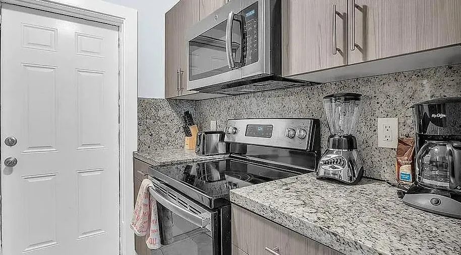 401 Hibiscus Avenue, #1-4