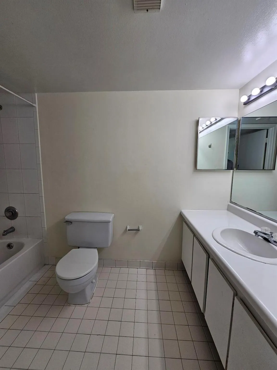 1880 N Congress Avenue, #310