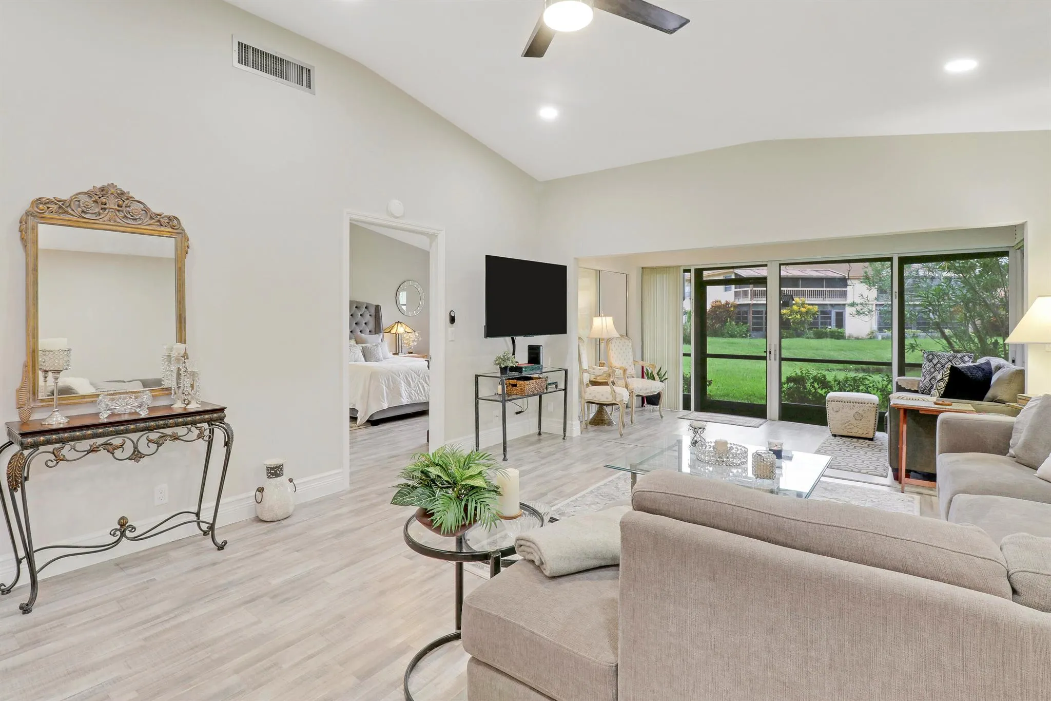 13566 Sabal Palm Court, #B
