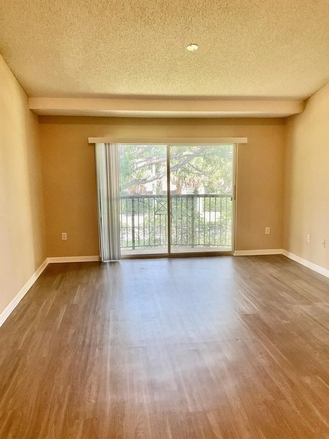 4183 N Haverhill Road, #716